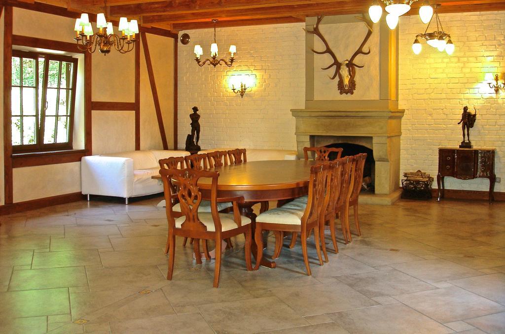Dwor Sosnowo Hotel Pojezierce Bilik gambar